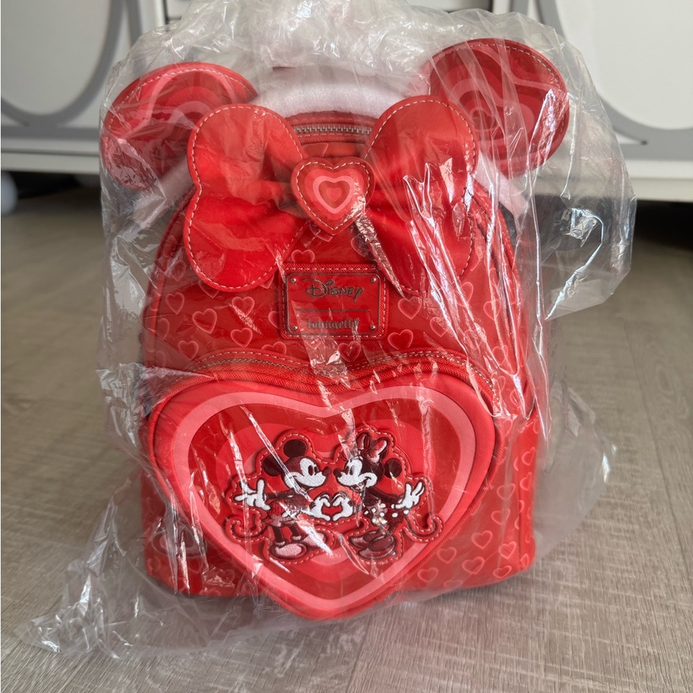 Loungefly Mickey and Minnie Red heart valentine Mini Backpack